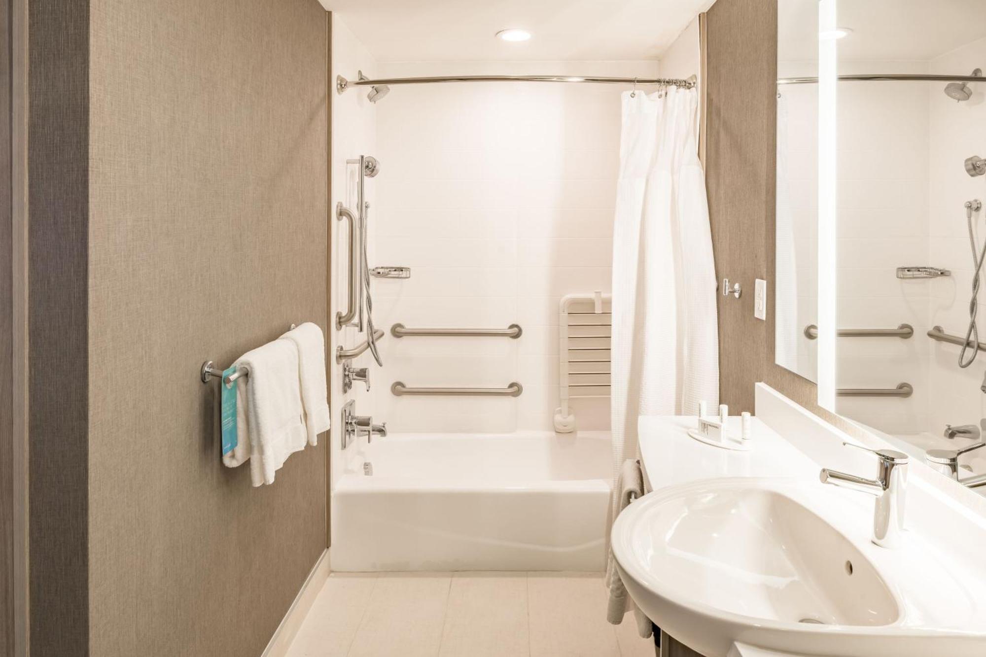 Springhill Suites Dallas Central Expressway Εξωτερικό φωτογραφία